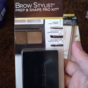Brow stylist